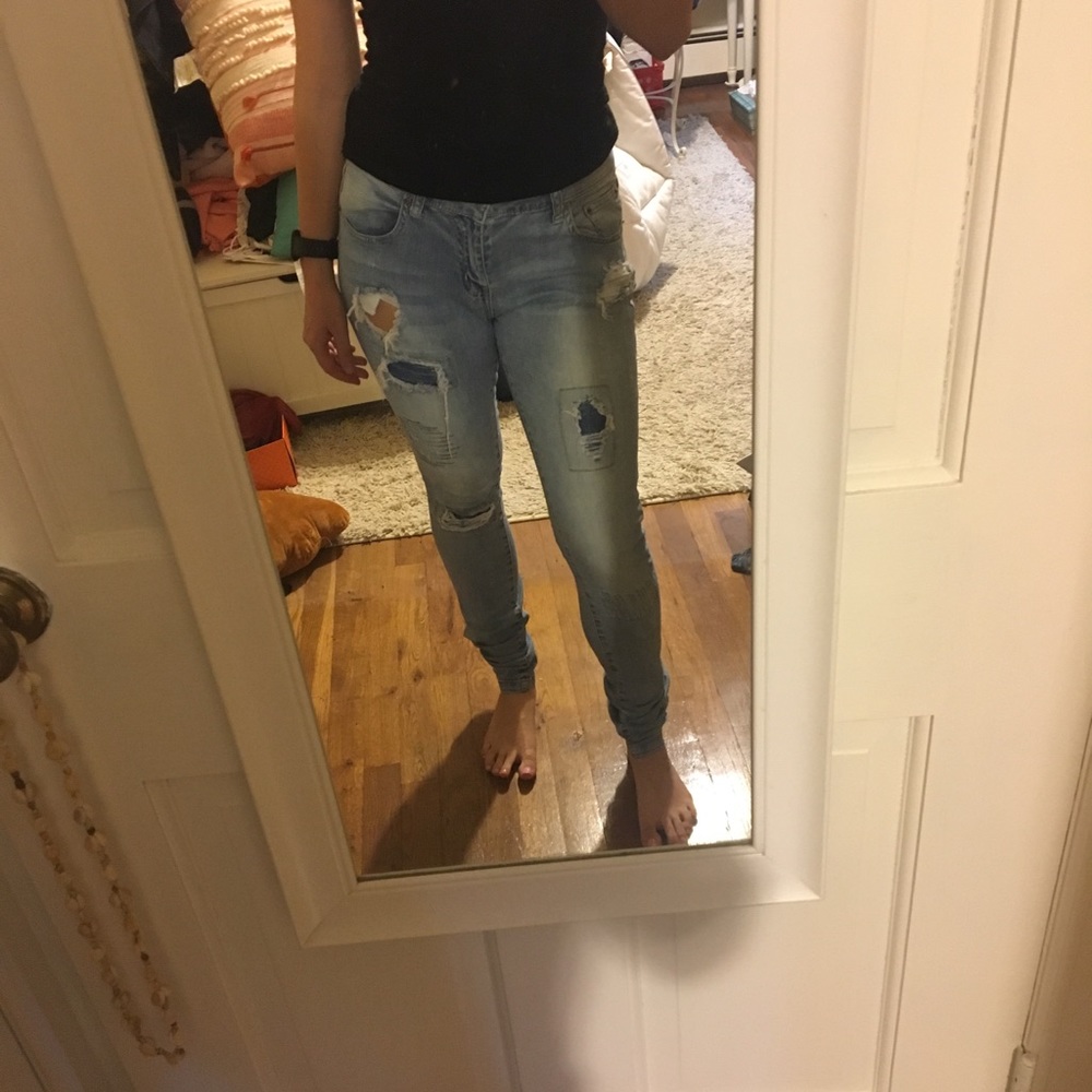 Ripped skinny jeans